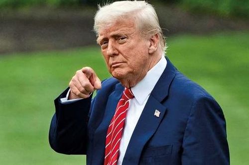 Ông Trump ký sắc lệnh phát triển taxi bay, máy bay siêu thanh