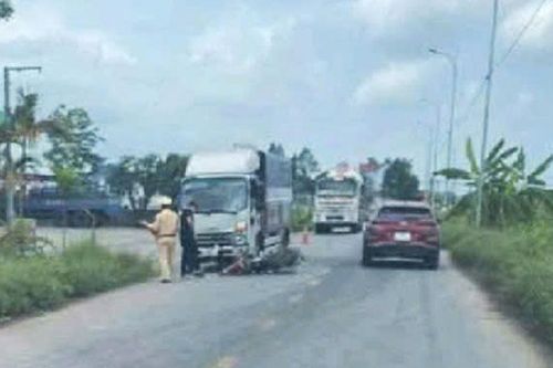 Va chạm với xe ô tô đi ngược chiều, người phụ nữ ở Bắc Giang tử vong