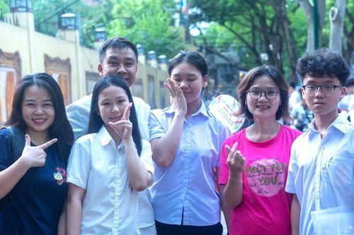 Giáo viên đánh giá đề thi tiếng Anh vào lớp 10 Hà Nội sẽ khó có 'mưa' điểm 10