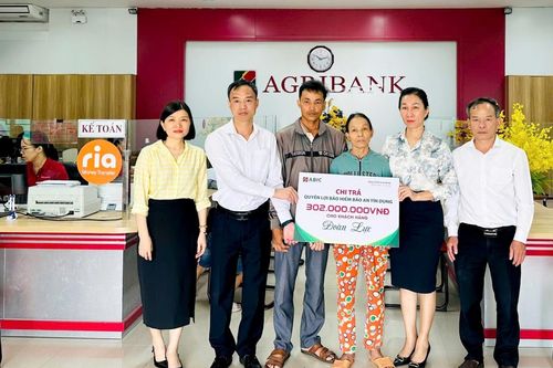 Niềm tin thắp sáng từ Bảo hiểm Agribank