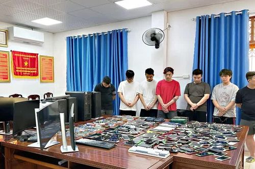 Người trẻ mở tài khoản ngân hàng rồi bán lại cho tội phạm giá vài triệu đồng