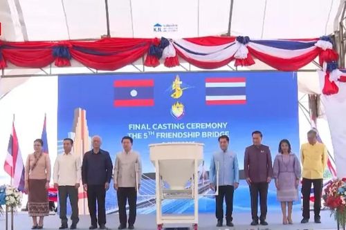 Hợp long cầu đường bộ nối Thái Lan và Việt Nam