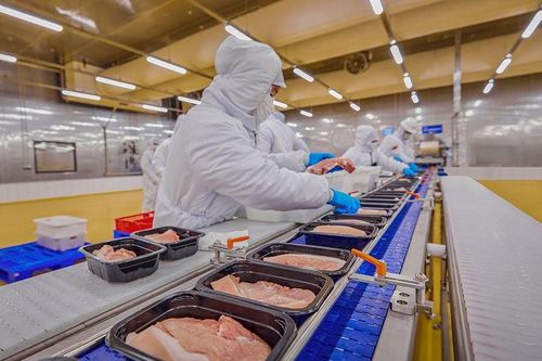 Người Việt ăn gần 4 triệu tấn thịt heo, thị trường khổng lồ nằm trong tay ai?