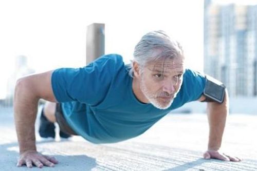 Bài tập giảm mỡ bụng trong 7 ngày cho nam giới tuổi 50