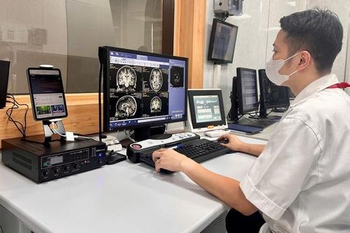 Bệnh viện Đại học Y Hà Nội khai trương hệ thống cộng hưởng từ tích hợp trí tuệ nhân tạo đầu tiên tại Việt Nam