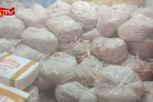 Cận cảnh 700kg má lợn, chân gà không rõ xuất xứ
