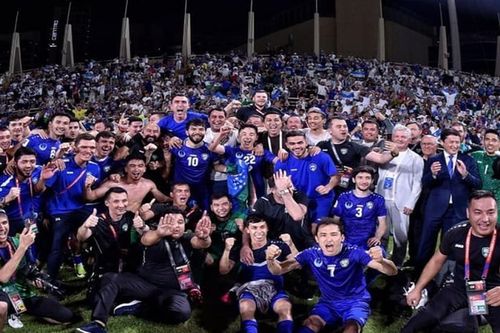 ĐT Uzbekistan nhận Huân chương cao quý và được thưởng ô tô sau khi đoạt vé tới World Cup