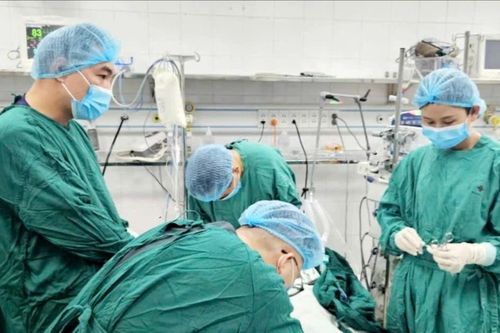 Cứu sống nam thanh niên hôn mê sâu, suy đa tạng do ngộ độc ma túy