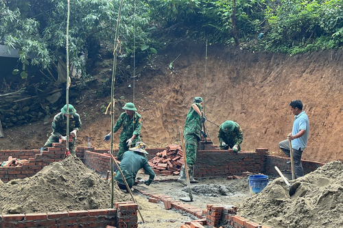Xây hàng trăm nhà mới giúp đồng bào biên giới Lai Châu