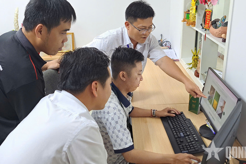Gương sáng công nhân tiền phong