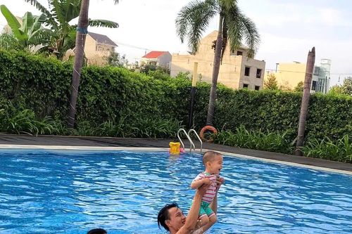 Thời oằn mình nuôi con
