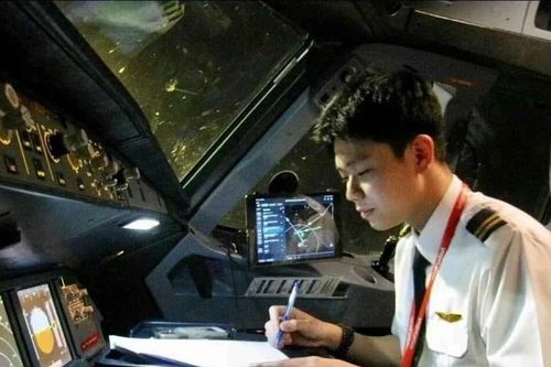 Hà Còi - chàng cơ phó đang gây xôn xao khắp MXH là ai?