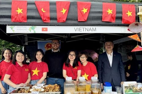 Hương vị Việt Nam níu chân thực khách tại Lễ hội văn hóa ẩm thực Prague 2025