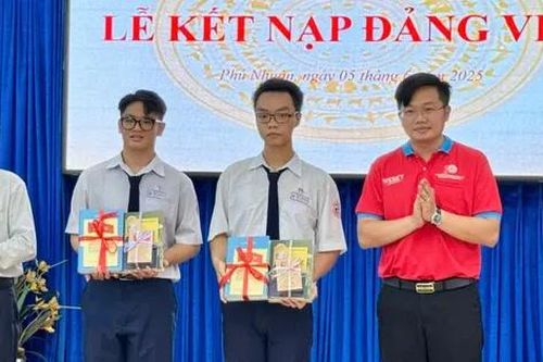 Ươm 'hạt giống đỏ' từ chiến dịch Hoa phượng đỏ
