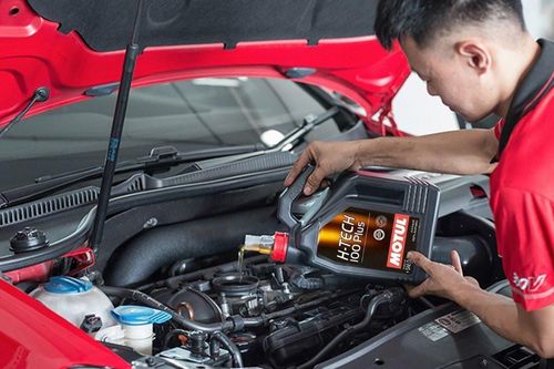 3 lý do nên thay dầu nhớt ô tô khi máy còn nóng