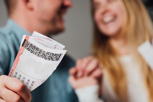 Người đàn ông trúng số gần 40 tỷ đồng sau khi làm trái ý vợ