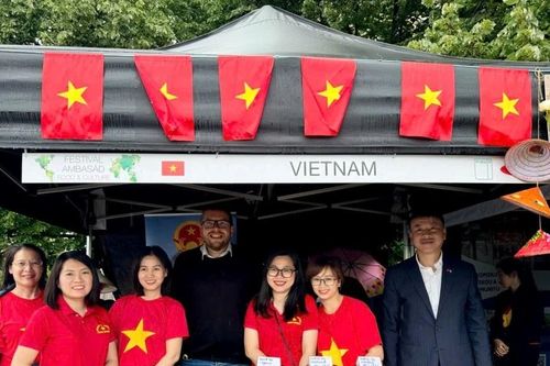 Tỏa sáng hương vị Việt tại Lễ hội văn hóa ẩm thực Prague 2025