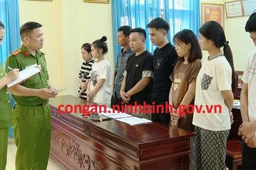 Đột kích quán karaoke, phát hiện ổ 'bay lắc' với 8 người dương tính ma túy