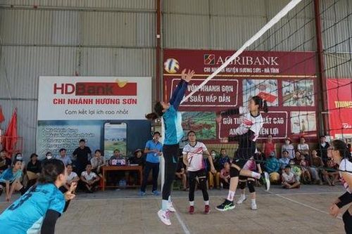 Những hình ảnh ấn tượng giải bóng chuyền nữ tranh cúp Trần Kim Xuyến năm 2025