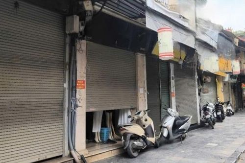 Khi sạp hàng đóng cửa trong cao điểm chống buôn lậu