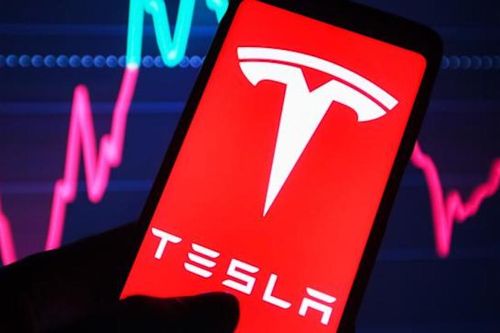150 tỷ USD giá trị cổ phiếu Tesla bị 'xóa sổ' sau cuộc khẩu chiến giữa Elon Musk và Tổng thống Trump