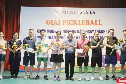 Giải Pickle ball chào mừng Ngày thành lập Đảng bộ thành phố Sơn La