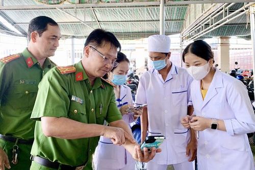 Vận dụng hiệu quả công nghệ số vào khám chữa bệnh