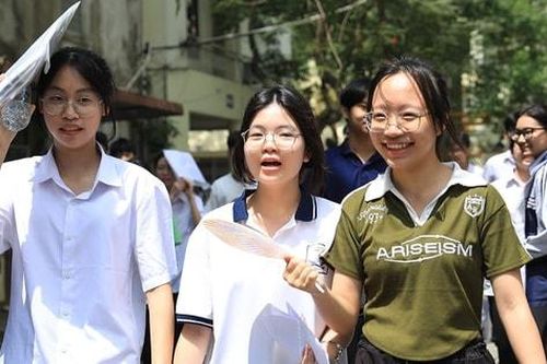 Gần 103.000 thí sinh Hà Nội hoàn thành kỳ thi vào lớp 10