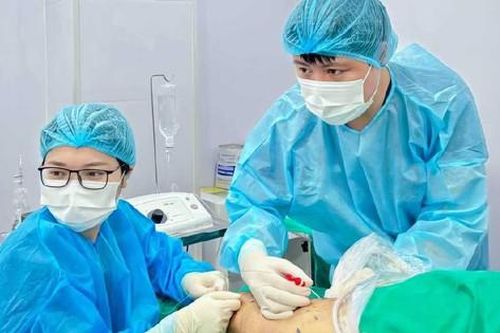 Biến chứng nguy hiểm khi chủ quan với suy giãn tĩnh mạch