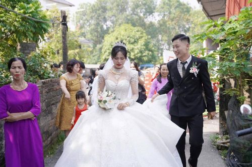 Chàng trai Vĩnh Phúc cưới con gái 'bạn thân'