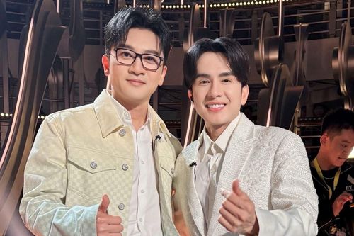 Đan Trường lúng túng khi gặp Tô Hữu Bằng