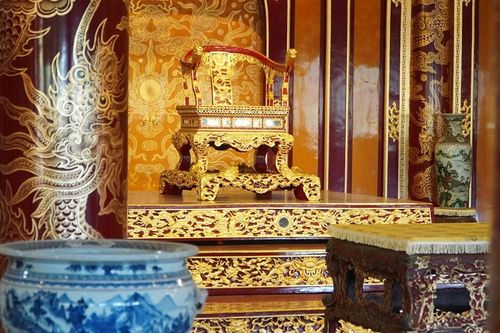 Xây dựng kế hoạch phục chế Ngai vua triều Nguyễn trước ngày 20.6