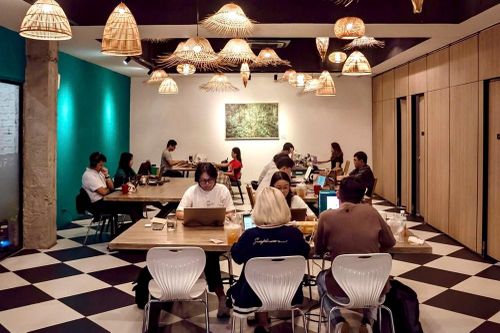 Không đi quán cà phê để làm việc thì ngồi đâu?