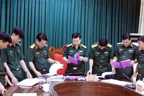 SẮP XẾP BỘ MÁY QUÂN ĐỘI: Bố trí nhân sự cân đối, hài hòa; giải quyết tốt chế độ nghỉ hưu trước tuổi