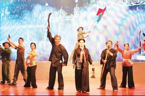 Chú trọng tính văn học trong kịch bản cải lương