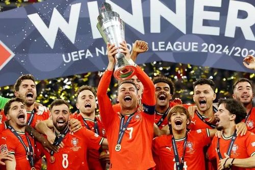 Bồ Đào Nha thắng 'derby Iberia' trở thành đội đầu tiên 2 lần vô địch Nations League