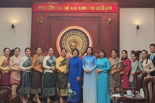 Lãnh đạo Thành ủy TPHCM tiếp Đoàn đại biểu Hội LHPN Thủ đô Vientiane, Lào