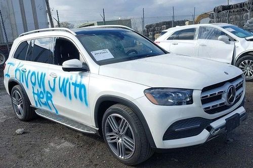 Xe Mercedes-Benz GLS 450 bị 'đánh ghen' được rao bán đấu giá