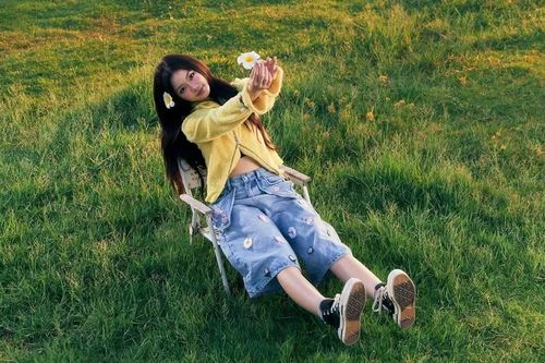 'Em xinh say hi' nhỏ tuổi nhất sở hữu bảng thành tích 'chất'