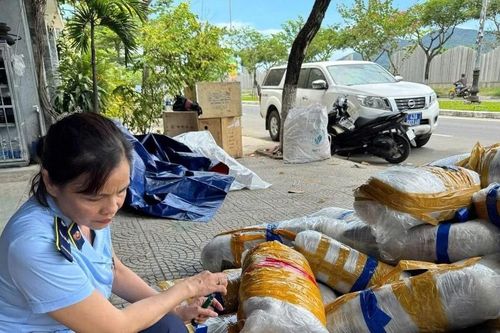 Phát hiện khoảng 700kg mực khô 'vô chủ' trên vỉa hè ở Đà Nẵng