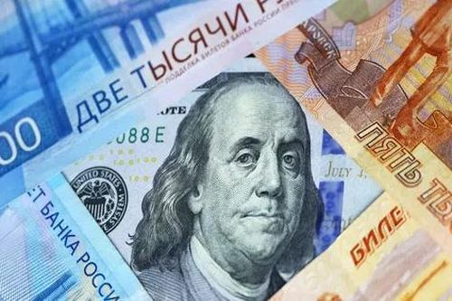 'Vượt mặt' đồng USD, tiền Nga tăng giá mạnh nhất thế giới