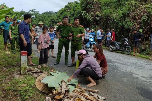 Một phụ nữ tử vong khi ra đường sau trận mưa lớn