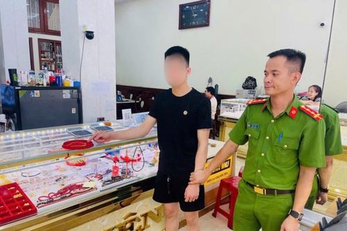Vụ phá két sắt trộm vàng ở Quảng Ninh, nghi phạm là kẻ mê game