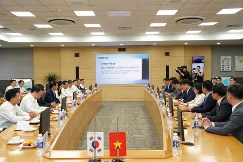 Đại tướng Lương Tam Quang thăm và làm việc tại Công ty TNHH Samsung Electronics Việt Nam Thái Nguyên