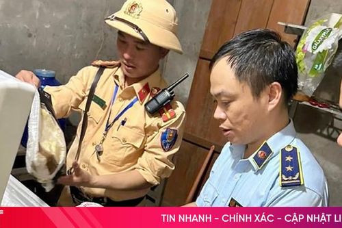 Ngăn chặn xe đông lạnh chở xúc xích, pizza không rõ nguồn gốc