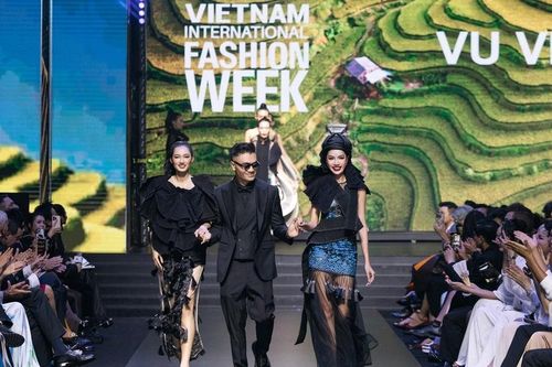 'Đặc sản' Bắc Hà trên sàn diễn Tuần lễ Thời trang Quốc tế Việt Nam Xuân Hè