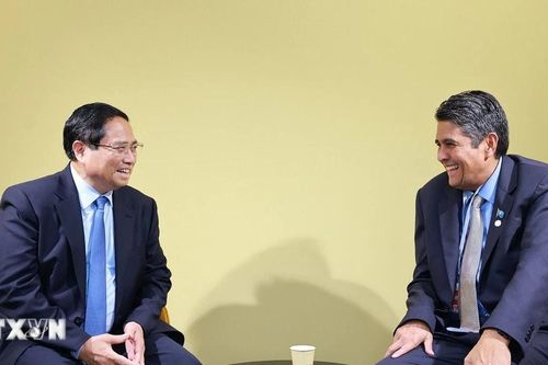 Thủ tướng Phạm Minh Chính gặp Tổng thống Palau và Thủ tướng Quần đảo Solomon