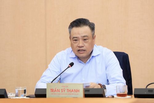 Chủ tịch Hà Nội: Chuyển xe xăng sang xe máy điện để đô thị lành mạnh hơn