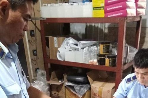Bác sĩ chỉ cách nhận biết mỹ phẩm giả trên thị trường