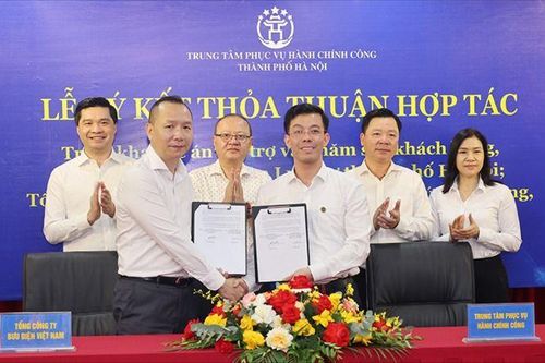 Bưu điện cung ứng nhân lực hỗ trợ người dân thực hiện thủ tục hành chính